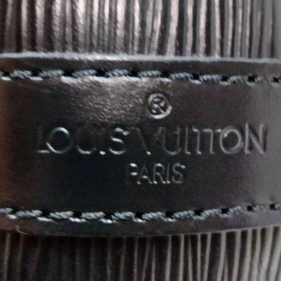 Louis Vuitton Epi Noir Petit Noe - Picture 12 of 13
